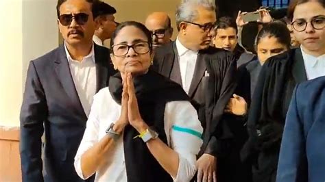 First sitting CM to argue in Supreme Court: Mamata Banerjee challenges ...