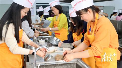 合肥市瑶海区为社区居民举办“微食光”厨艺课 - 新闻热点 - 安企在线-中国企业网