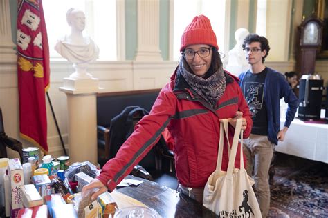 Giving Thanks attracts a grateful group at University Hall — Harvard ...