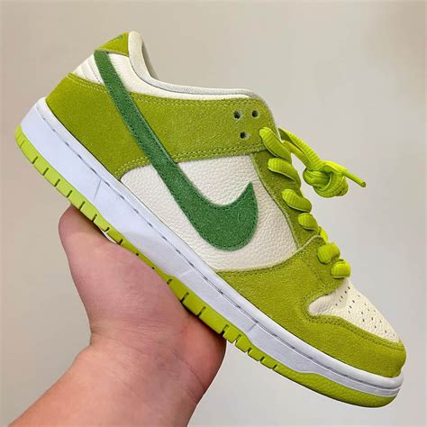 水果系列又来了！全新Nike SB Dunk“青苹果”实物细节图曝光！ 货号：DM0807-300-莆田复刻鞋Fake网