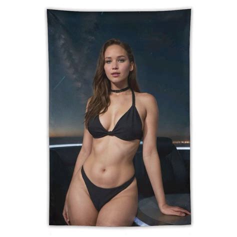 Jennifer Lawrence En Bikini Sexy Jennifer Lawrence Wears Sultry Black