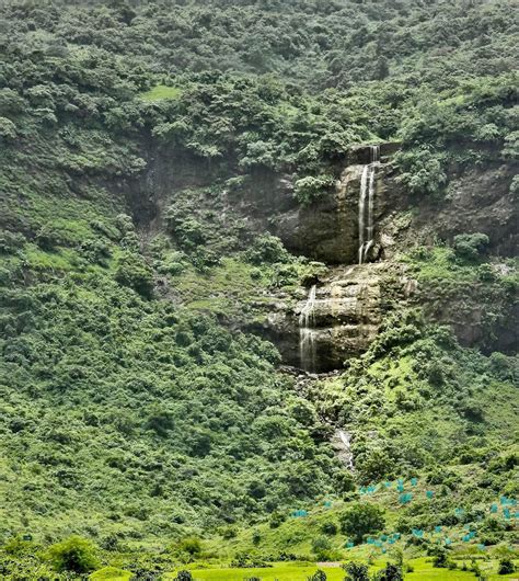 13 Best Waterfalls in Maharashtra 2025