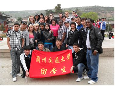 甘肃省兰州第一中学 - 外教进校园，课堂添活力