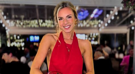 Annie Agar’s Viral Tweet About The New Pope Sparks Buzz Online