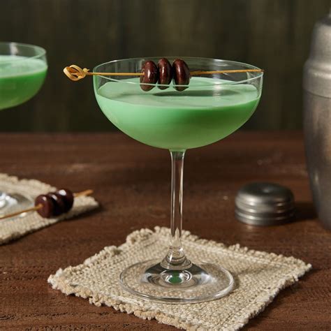 35 Best St. Patrick's Day Drinks Full of Irish Spirit