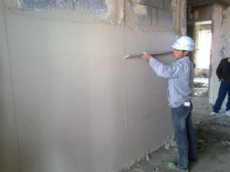 水泥墙面就是这样刷漆的？这也太简单了吧！