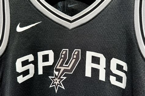 Spurs Roster, Salaries, Cap Space, Available Draft Picks and More ...