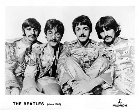 The Beatles - Sgt Peppers Lonely Hearts Club Band 1967 - Poster - Large ...