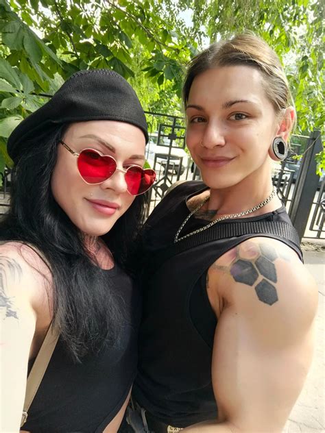 Julia Neumann (Shtepina) (yuliya_noimann), Anna Kovalevskay (ana_bee_queen)