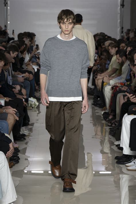 Neil Barrett Spring 2025 Men's Ready-to-Wear Runway, Fashion Show ...