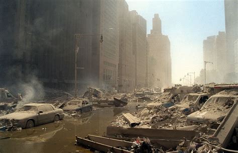 911事件15周年回顧：世貿中心瞬間倒塌，撞擊波將人甩出大廈 - 每日頭條