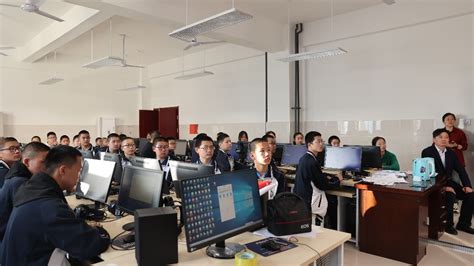 计算机学院与新疆可克达拉市金山实验学校联合举办计算机编程公益课