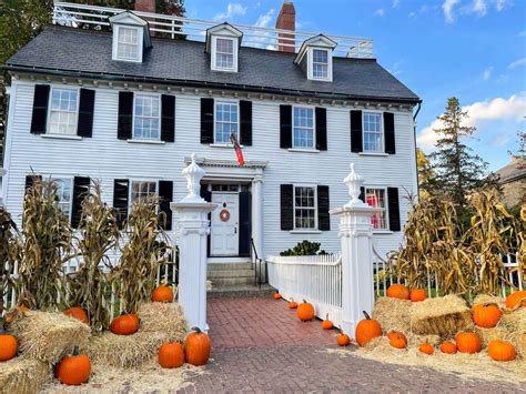 What It’s Like in Salem on Halloween 👻🎃 — Road Trip Locals