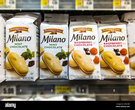 Pepperidge farm milano cookies hi-res stock photography and images - Alamy