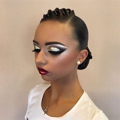 Performance Makeup 的图像结果