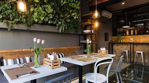 Small Restaurant Table 的图像结果