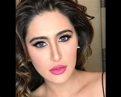 Nargis Fakhri best beauty looks | Femina.in