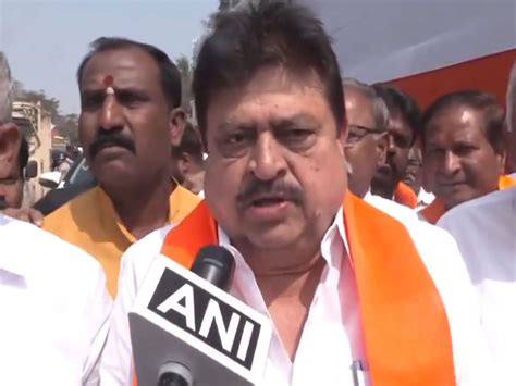 BJP organises Dharna at Hyderabad's Dharna Chowk, demanding retirement ...