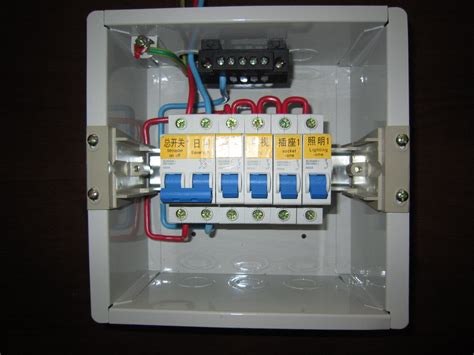 家用配电箱如何配置_百度知道