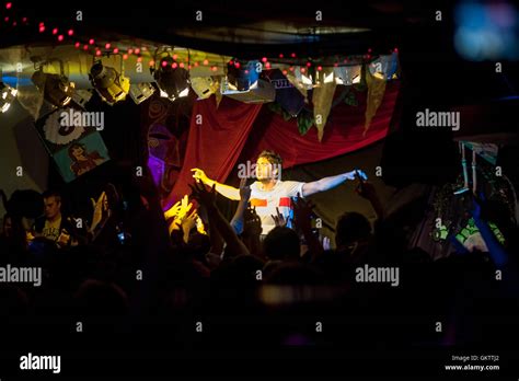 Example Singer 的图像结果