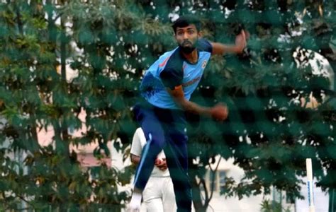 IND vs AUS Test Series: Touched Ashwin's feet, he asked me what I am ...