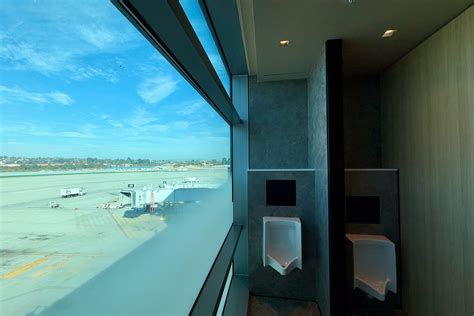 The complete guide to Chase Sapphire airport lounges — and how to get ...