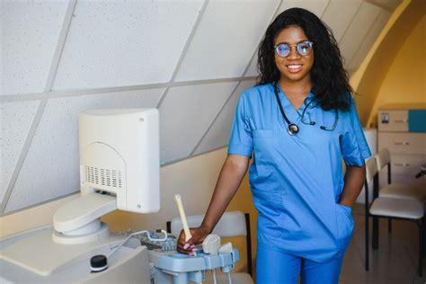 How Much Do Dentists Make in Ireland (2025 Salary Data & Trends)