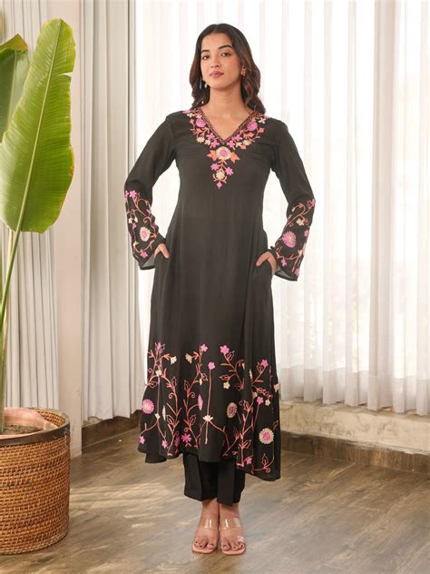 Black Floral Embroidered Muslin Kurta Set with Straight Pants – OneWe India