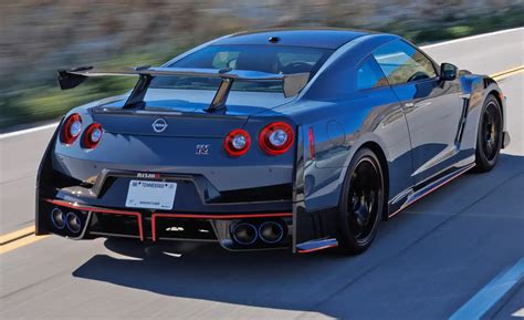 Nissan GT-R 的图像结果