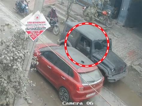 Armed men arrive in Thar open fire at Ghaziabad trader 3 bullets hit ...