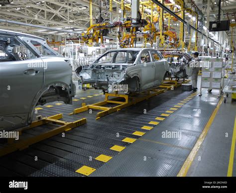 Car Shell Assembly Line 的图像结果