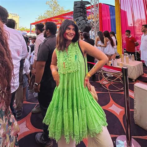 9 Holi Outfit Ideas For All Kinds Of Looks | LBB