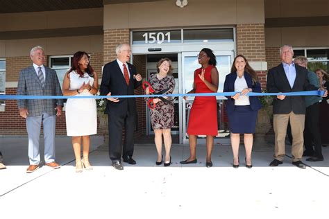 VNA opens Joliet health care clinic to serve underserved residents ...