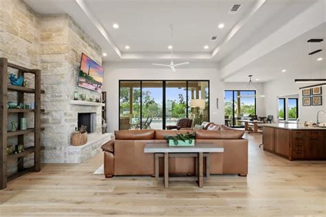 Open-Concept Main Level 的图像结果