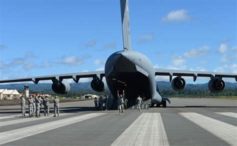 C-17 lands at Wheeler Army Airfield | Article | The United States Army