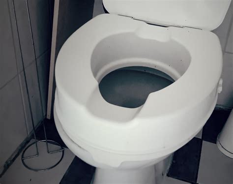 PAXMAX Commode height Raiser/Toilet Seat Elevator riser without Lid ...