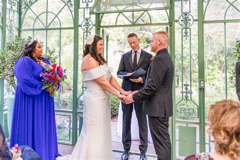 Where to find a minister for wedding | Beachweddingtips.com