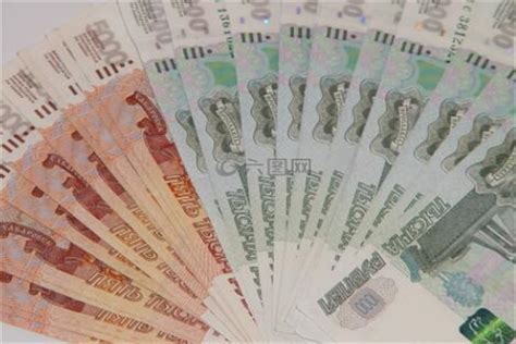 银行包裹中一包百万俄罗斯卢布中的千分之五卢布纸币的背景高清图片下载-正版图片503194094-摄图网