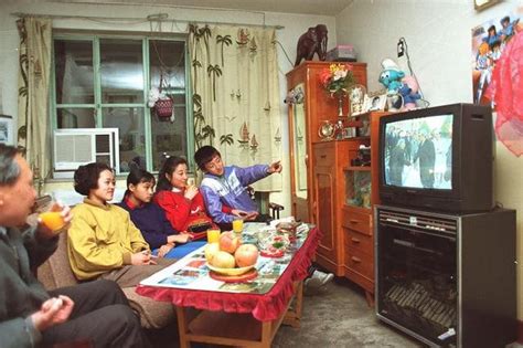 一组中国80年代的“小康家庭”生活照片