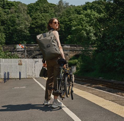 「Brompton x Bear Grylls」予約受付開始！ | 折りたたみ自転車・ミニベロ専門店 GREEN CYCLE STATION