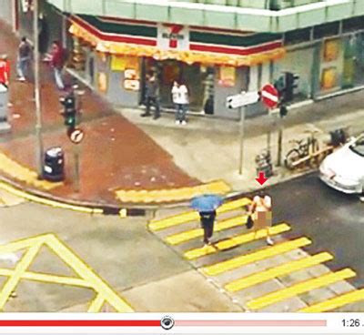 香港男子被逼闹市裸奔 短片已上网警方调查(图)-搜狐新闻