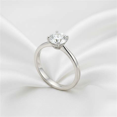 Tiffany & Co. Classic Prawn Platinum 0.34 Carat Solitaire Ring (VVS-I ...