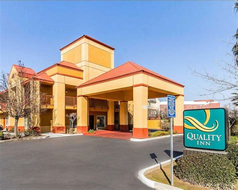 Hotels and other lodging in and near Fresno