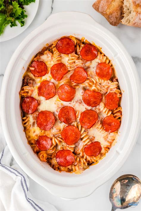 Crock Pot Pizza Casserole (Super Easy!) Best Casserole Recipes