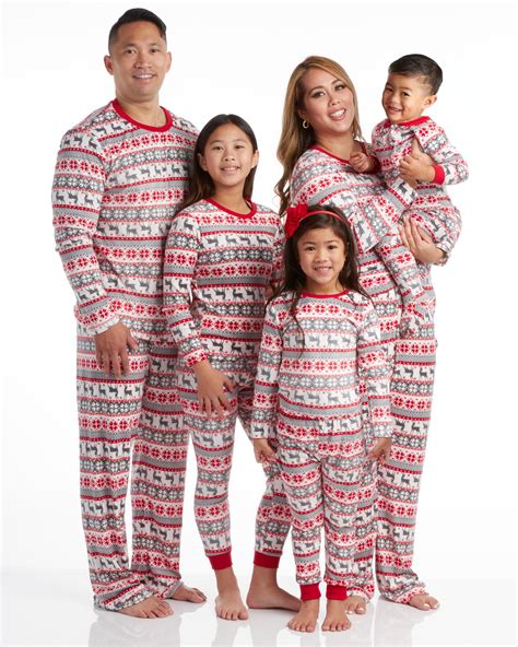 PJ's & Presents Matching Family Christmas Pajamas, Velour Holiday PJs ...