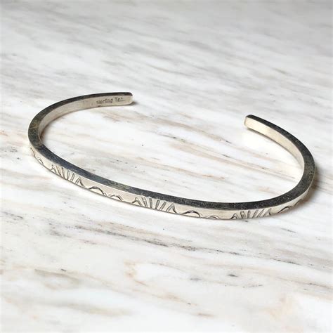 navajo flat silver stamp bangle | NOIR ONLINE