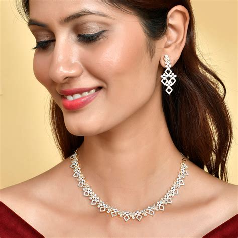 Sparkling Elegance Cluster Setting White CZ Jewellery Set – VOYLLA