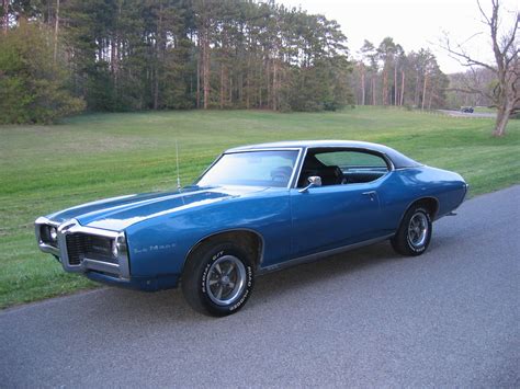 1969 Pontiac Le Mans: Classic Muscle Car