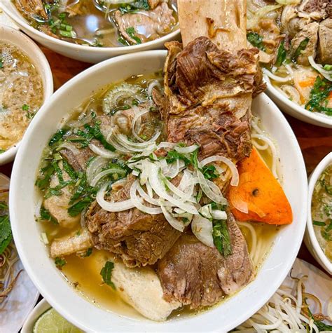 Top 10 quán bún bò ngon ở Sài Gòn gân 1 lần là ghiền - Kênh Quán ăn Sài Gòn