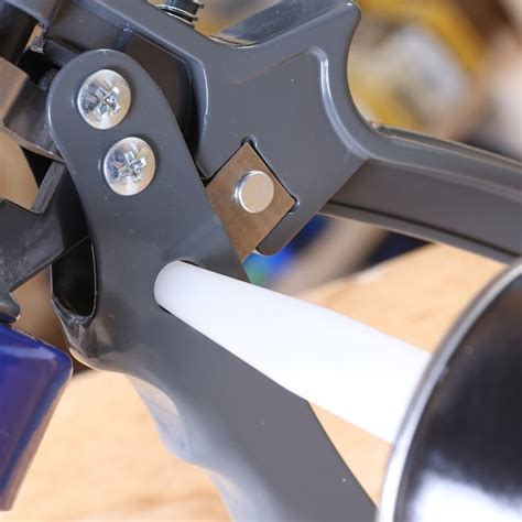 Project Source 25-oz Anti-drip Rod Caulk Gun LGS-128C at Lowes.com